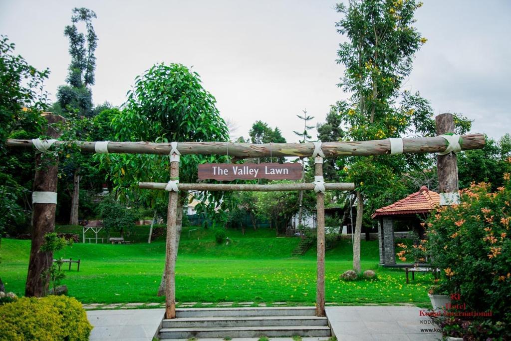 Hotel Kodai International Kodaikanal Bagian luar foto