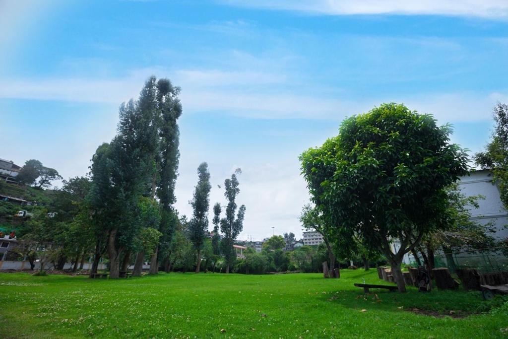 Hotel Kodai International Kodaikanal Bagian luar foto