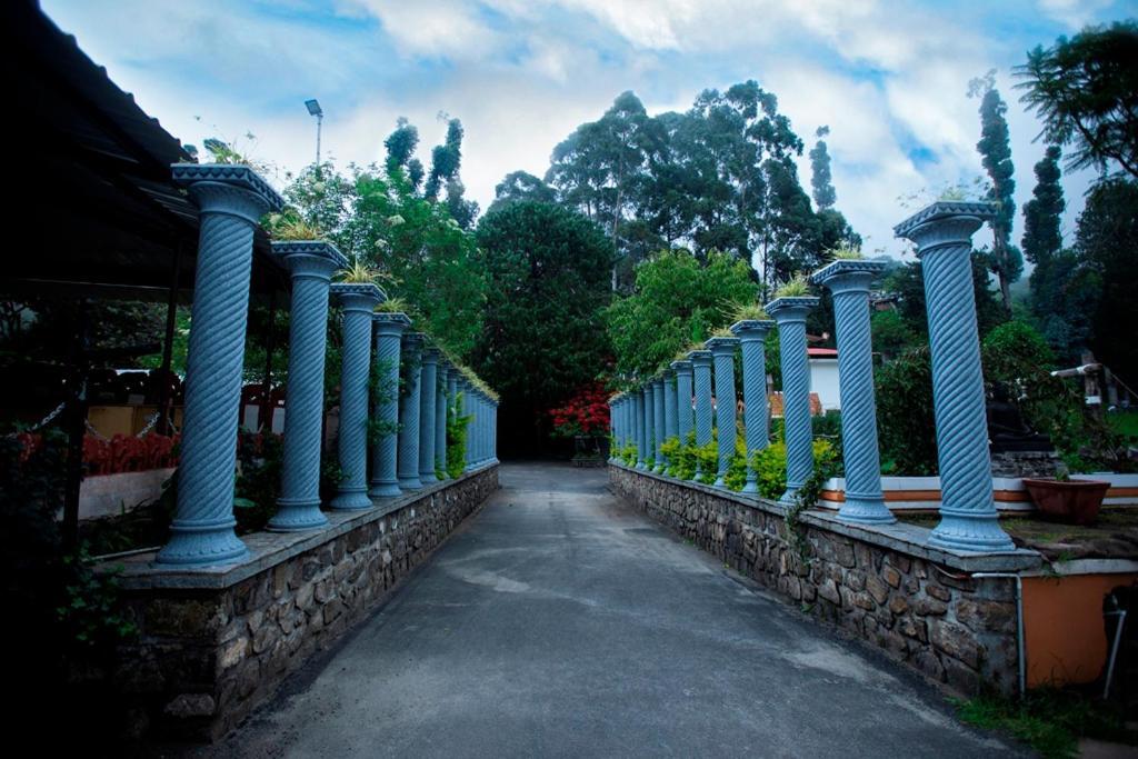 Hotel Kodai International Kodaikanal Bagian luar foto